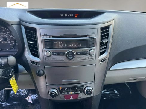 Used 2011 Subaru Outback 2.5i Premium AWD/4WD image 14