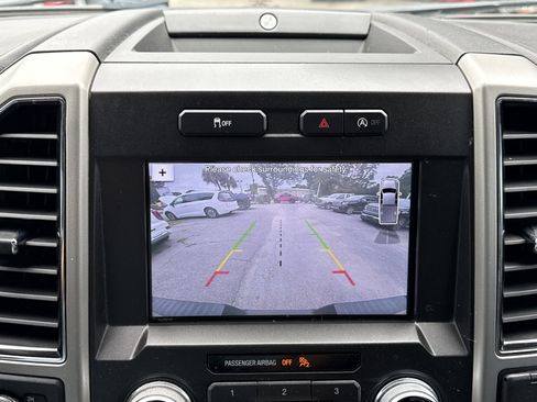 Used 2018 Ford F150 Lariat w/ Equipment Group 502A Luxury AWD/4WD image 17