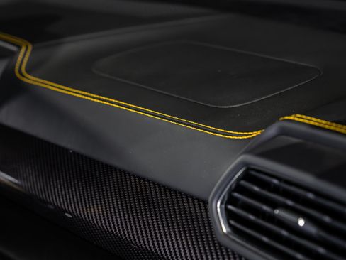 Used 2024 Lamborghini Urus Performante AWD/4WD image 23