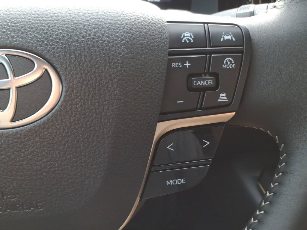 Used 2025 Toyota Crown Signia AWD/4WD image 21
