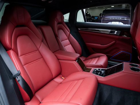 Used 2022 Porsche Panamera Turbo S Executive AWD/4WD image 32