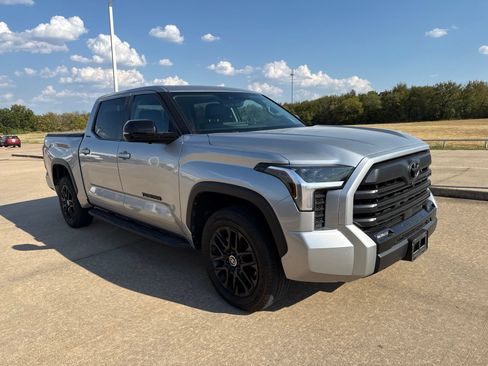 Used 2024 Toyota Tundra Limited AWD/4WD image 12