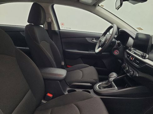 Used 2021 Kia Forte LXS FWD image 21