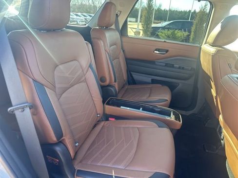 Used 2022 Nissan Pathfinder Platinum w/ Cargo Package image 29
