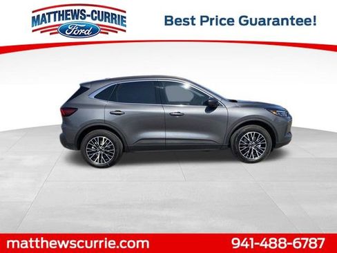 New 2025 Ford Escape SE w/ PHEV Premium Package image 3
