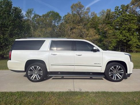 Used 2020 GMC Yukon XL Denali w/ Denali Ultimate Package image 5