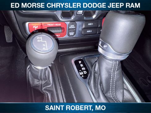 Used 2024 Jeep Wrangler Unlimited Rubicon w/ Technology Group AWD/4WD image 23