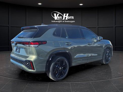 New 2026 Volkswagen Tiguan SE R-Line image 3