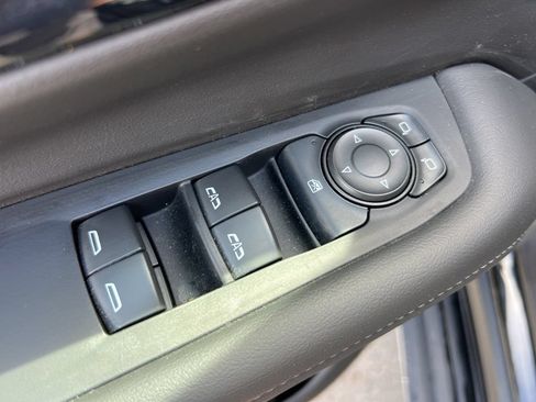 Used 2025 Chevrolet Tahoe LT AWD/4WD image 10
