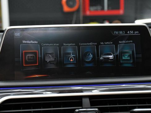 Used 2016 BMW 750i RWD image 32