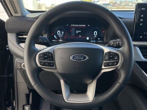 Used 2025 Ford Explorer Active image 14