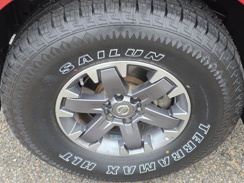 Used 2018 Nissan Frontier PRO-4X image 48