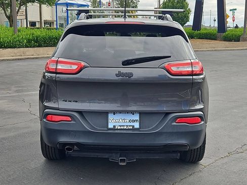 Used 2016 Jeep Cherokee Sport AWD/4WD image 5