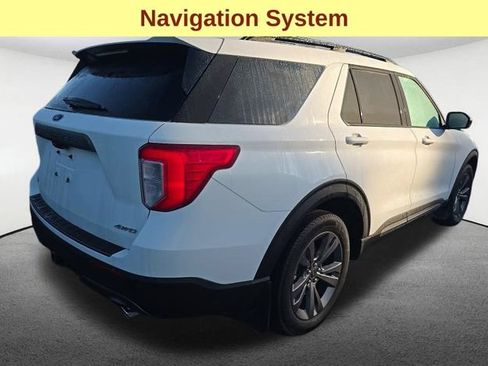 Used 2023 Ford Explorer XLT w/ Equipment Group 202A AWD/4WD image 4