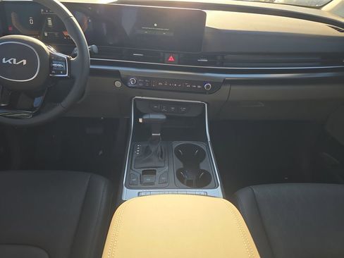 New 2026 Kia Carnival FWD image 14