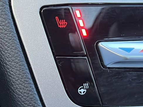 Certified 2022 Ford Explorer XLT w/ Equipment Group 202A image 28