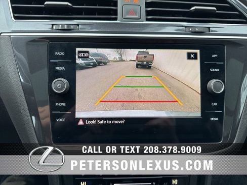 Used 2022 Volkswagen Tiguan SE R-Line image 17