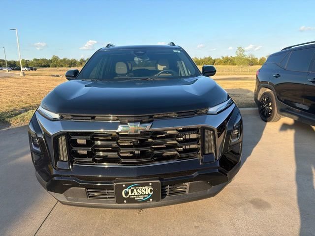 Used 2026 Chevrolet Equinox ACTIV w/ Convenience Package III AWD/4WD image 3
