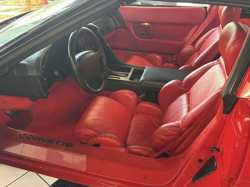 Used 1993 Chevrolet Corvette Coupe RWD image 14