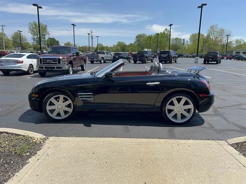 Used 2007 Chrysler Crossfire Limited RWD image 4
