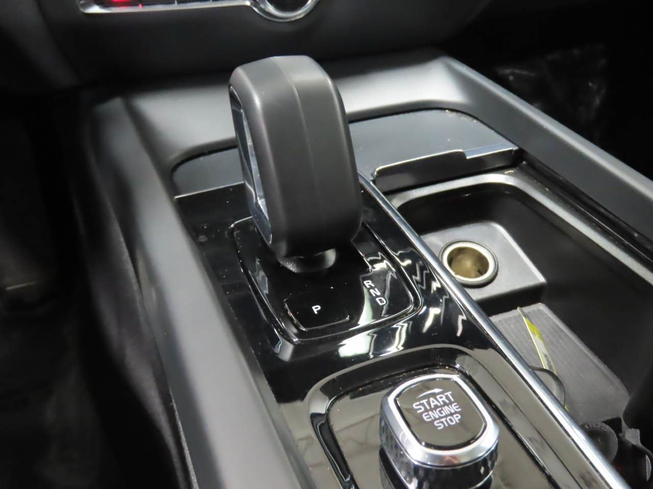 Used 2024 Volvo S60 B5 Core FWD image 10
