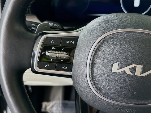 Certified 2023 Kia Sorento SX Prestige AWD/4WD image 23
