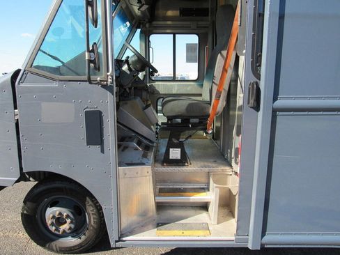 Used 2019 Ford E-450 and Econoline 450 Super Duty image 22