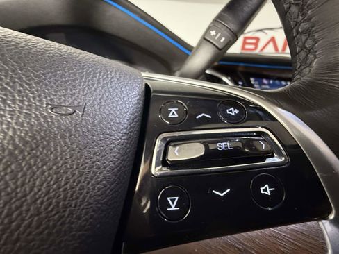 Used 2019 Cadillac Escalade Luxury image 25