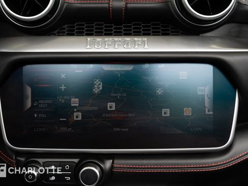 Used 2020 Ferrari Portofino RWD image 28