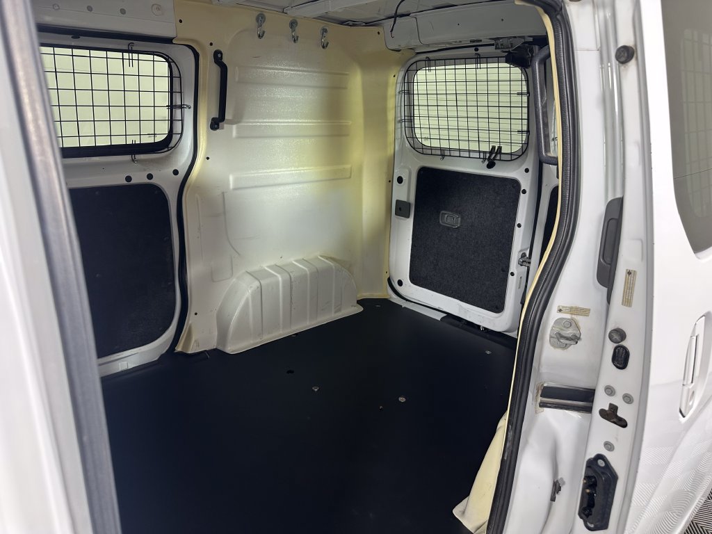 Used 2015 Chevrolet City Express LT w/ Technology Package FWD image 15
