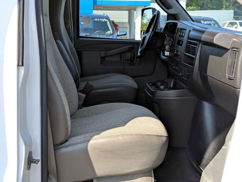 Used 2023 Chevrolet Express 3500 w/ Power Convenience Package RWD image 11