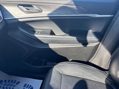 Used 2023 Jeep Grand Cherokee Limited image 27