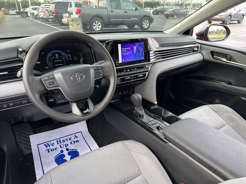 Certified 2025 Toyota Camry LE image 29