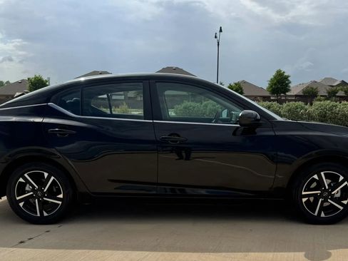 Used 2024 Nissan Sentra SV image 10