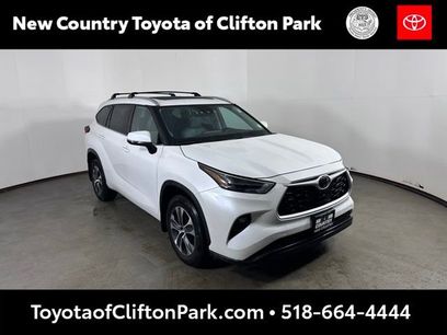 Used 2023 Toyota Highlander XLE