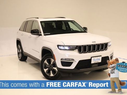 Used 2023 Jeep Grand Cherokee 4WD 4xe image 2