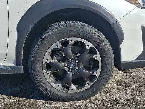 Used 2022 Subaru Crosstrek 2.0i Premium w/ Moonroof Package image 11