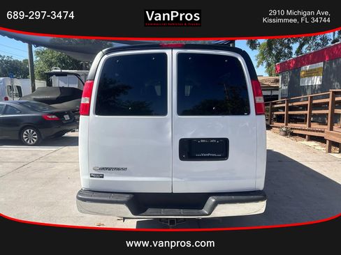 Used 2017 Chevrolet Express 3500 LT w/ LT Preferred Equipment Group image 4