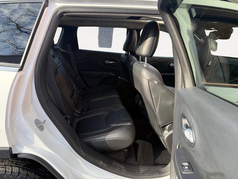 Used 2016 Jeep Cherokee Limited image 13