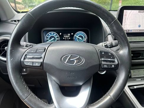 Used 2023 Hyundai Kona Limited FWD image 7