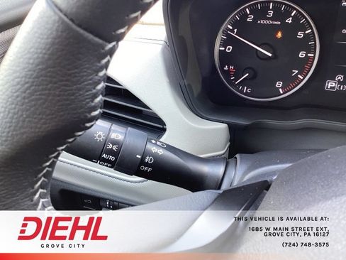 Used 2025 Subaru Forester Premium AWD/4WD image 32