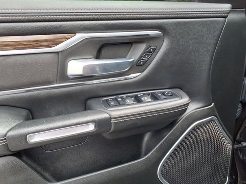 Used 2019 RAM 1500 Laramie AWD/4WD image 4