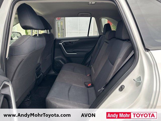 Used 2021 Toyota RAV4 LE AWD/4WD image 28