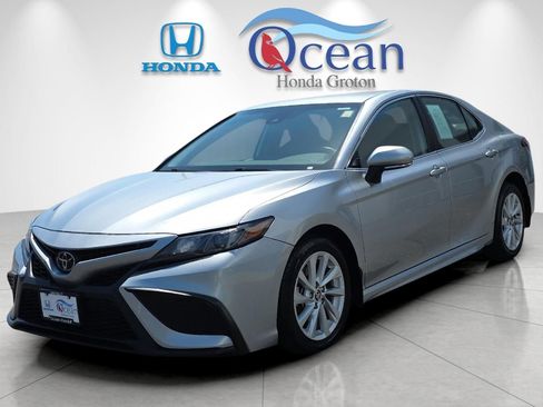 Used 2024 Toyota Camry SE FWD image 7