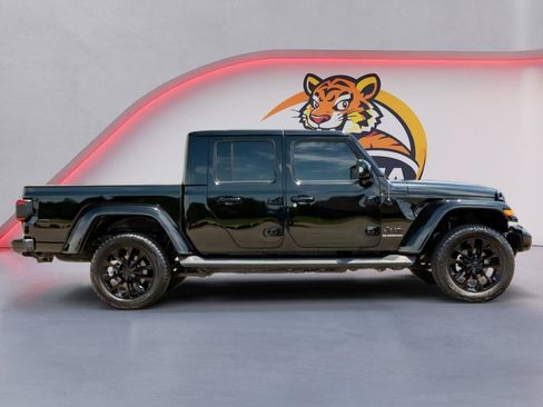 Used 2022 Jeep Gladiator Overland AWD/4WD image 4