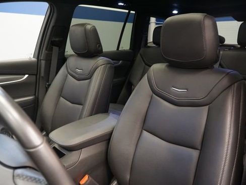 Certified 2024 Cadillac XT6 Luxury w/ LPO, Floor Liner Package AWD/4WD image 16