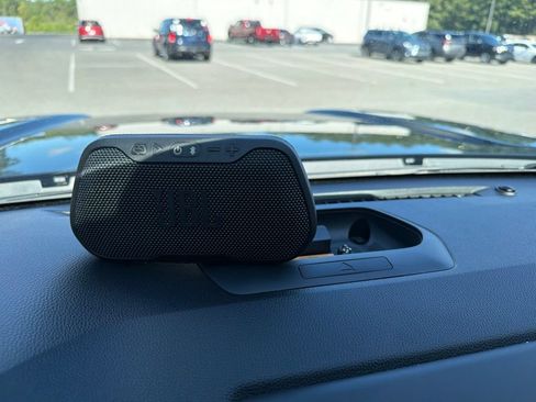 Used 2024 Toyota Tacoma SR5 AWD/4WD image 10
