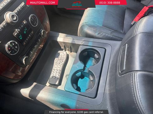 Used 2013 Chevrolet Suburban LT AWD/4WD image 13