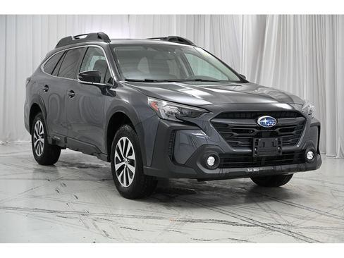 Used 2024 Subaru Outback Premium image 2