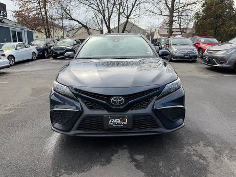 Used 2021 Toyota Camry SE w/ Cold Weather Package image 13